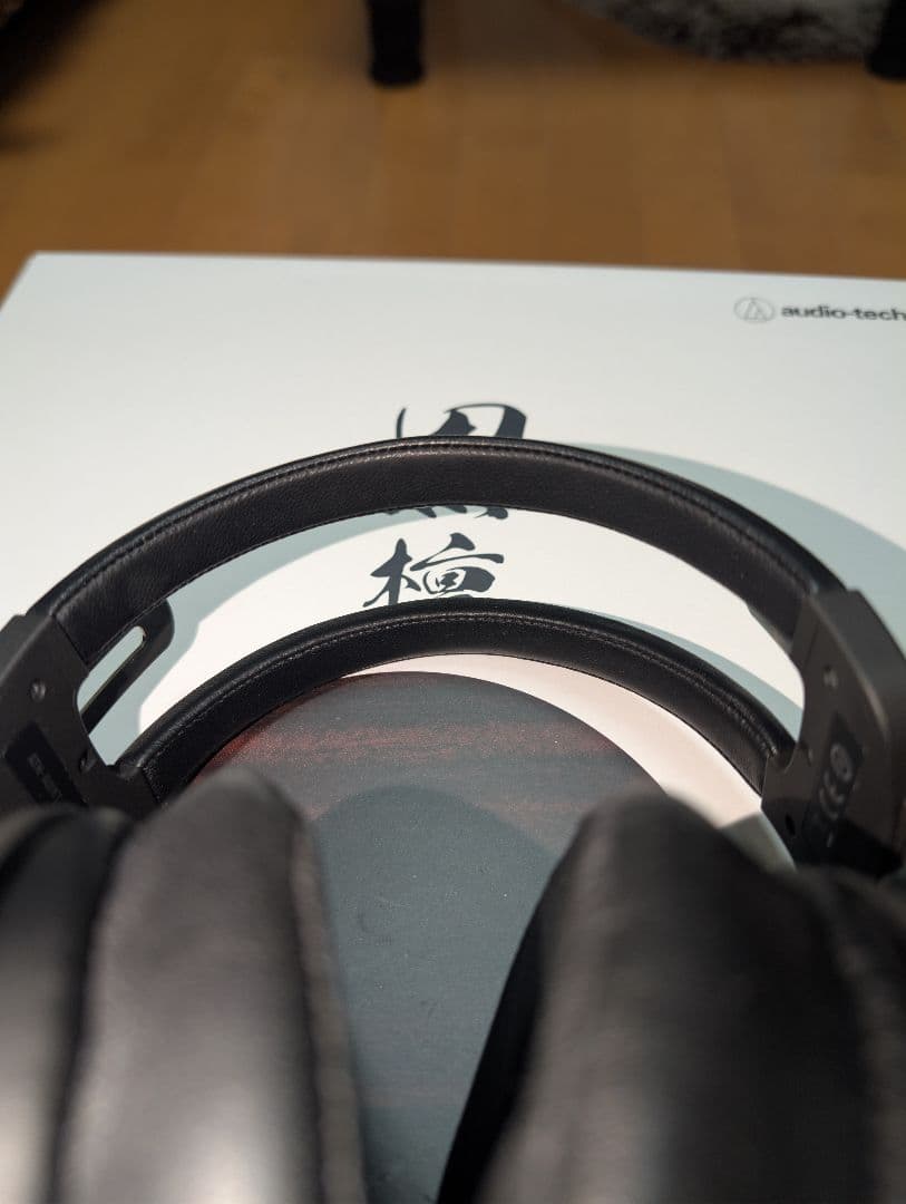 オーディオテクニカ　ATH-AWKT 密閉型ヘッドホン ★ほぼ未使用★