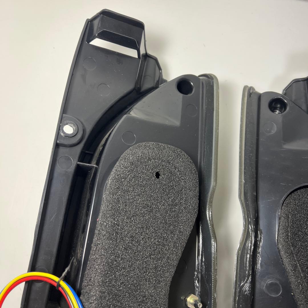 【美品】200系 ハイエース ダブルファイバー LEDテールランプ 左右セット