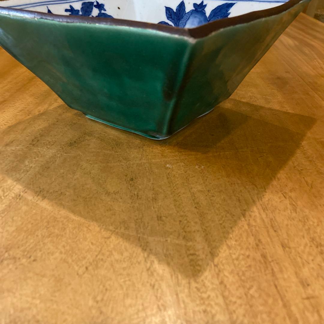 福泉窯昭和期枇杷絵付緑釉四角深鉢