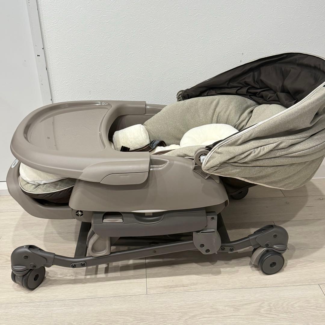 Combi ネムリラ AUTO SWING BEDi ベージュ おやすみドーム