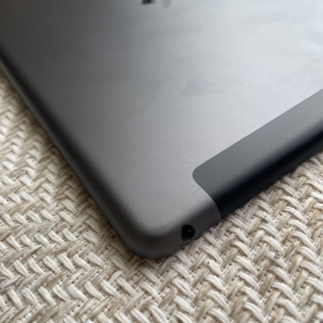 Apple iPad 第7世代 cellular 32GB スペースグレー