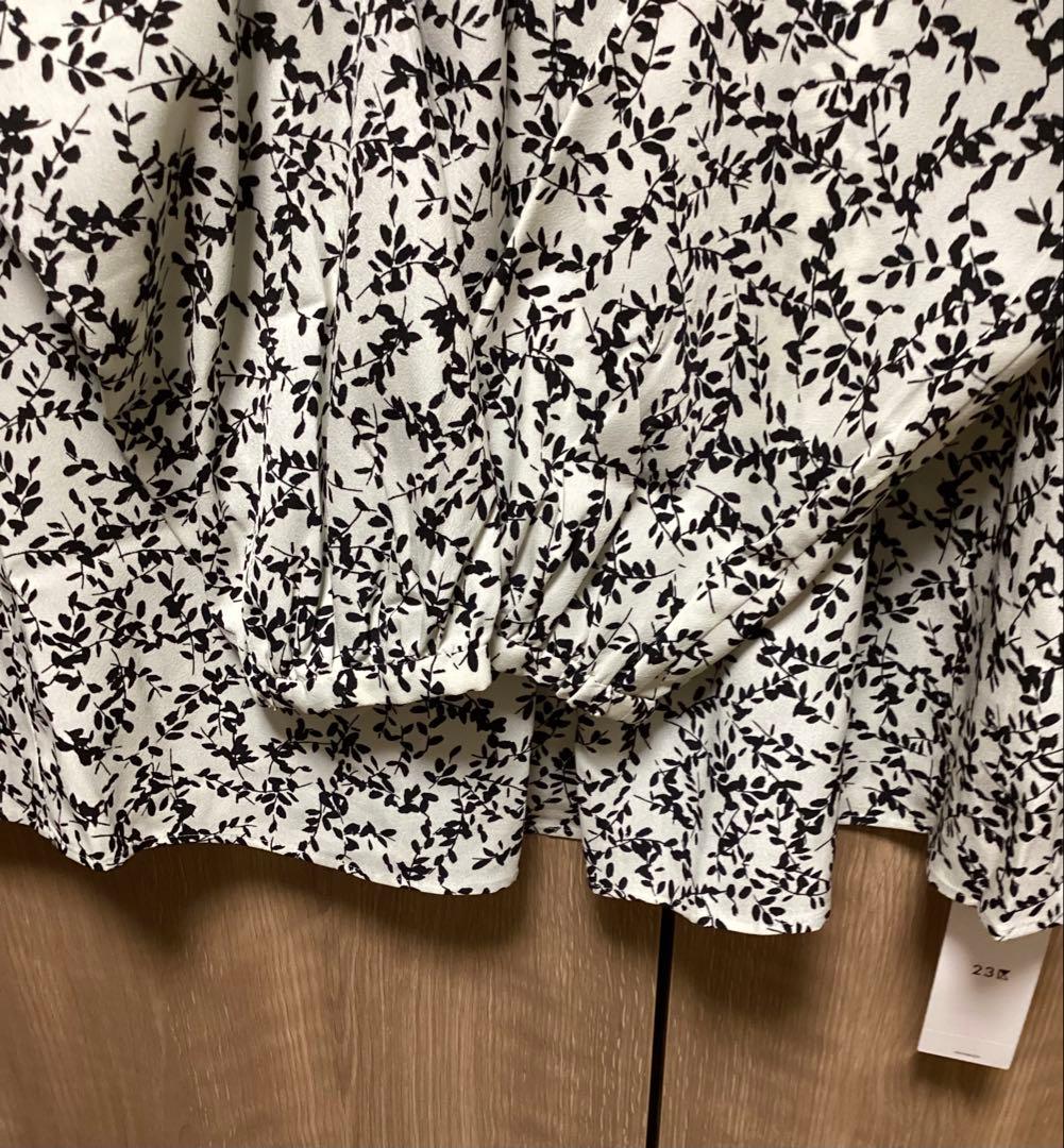 新品タグ付　2025SS 　23区　【洗える】シャドーリーフ プリント ブラウス