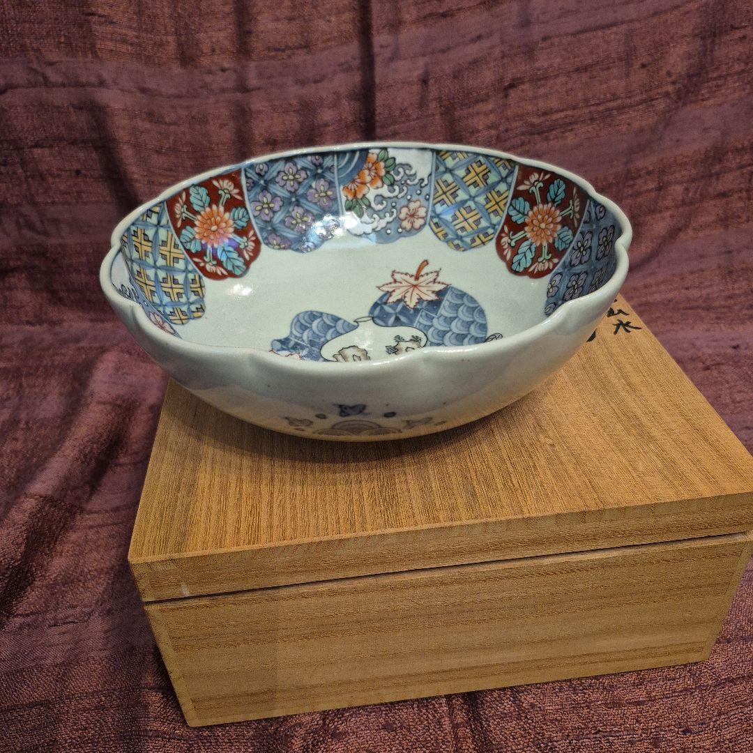 有田焼　佐藤走波　染錦菊花山水鉢23cm