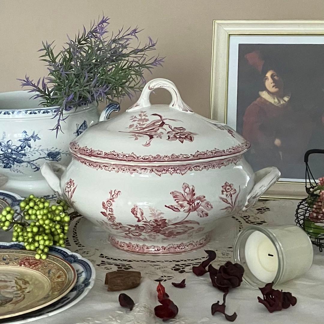 フランスアンティーク・サルグミンヌ フォンタンジュ・スーピエール1点