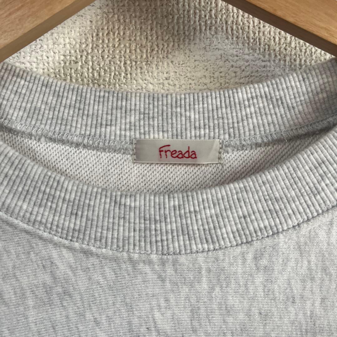 【美品】Freada フリーダ クロスステッチ刺繍 カレッジスウェット フリー