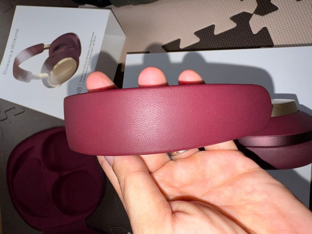 Bowers & Wilkins Px8 ワインレッドカラー