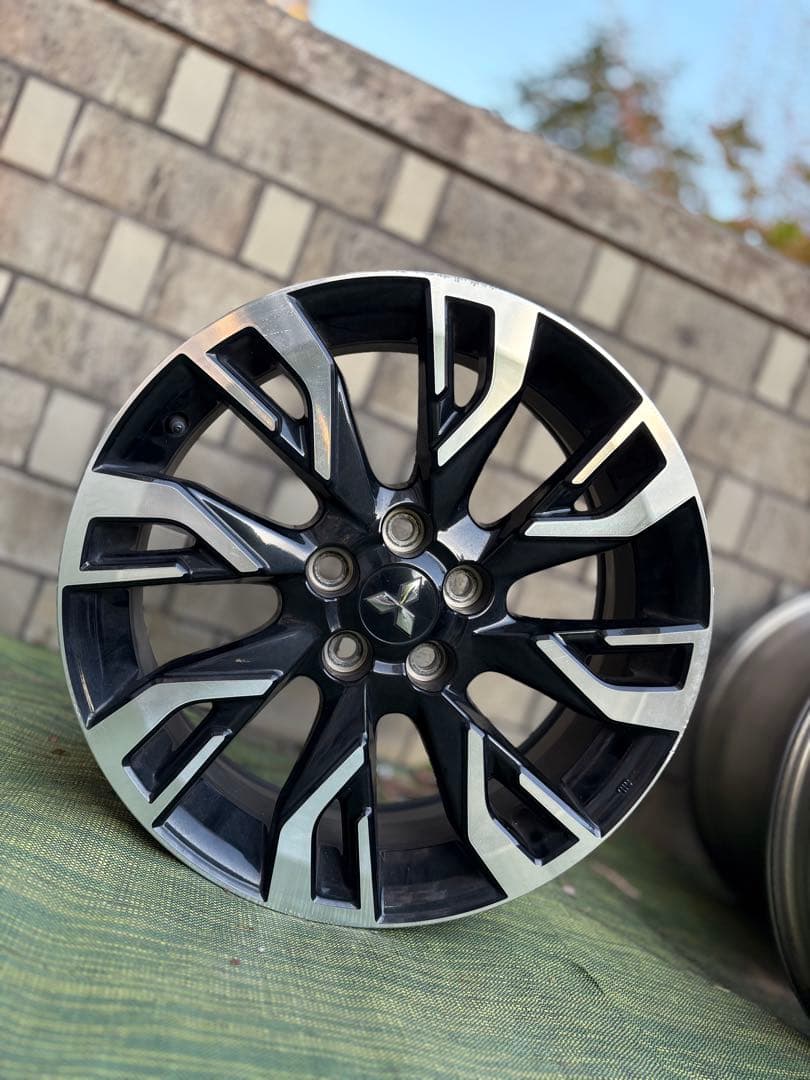 ①三菱アウトランダーphev18インチ ホイール 4本①②セット