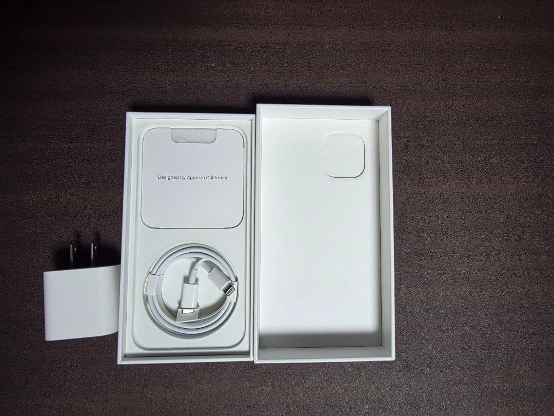 iPhone 12 ホワイト 64GB+充電器付き