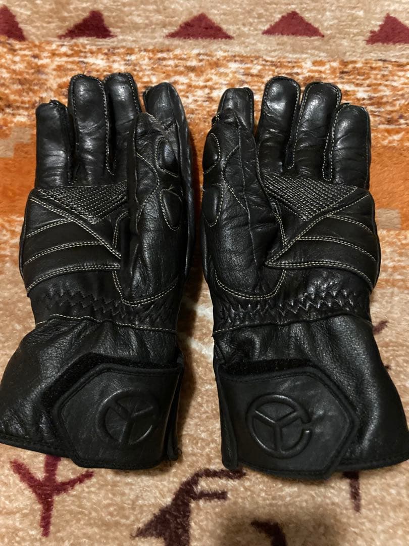 YELLOW CORN（イエローコーン）バイクグローブ 冬用と3シーズン用の2つ