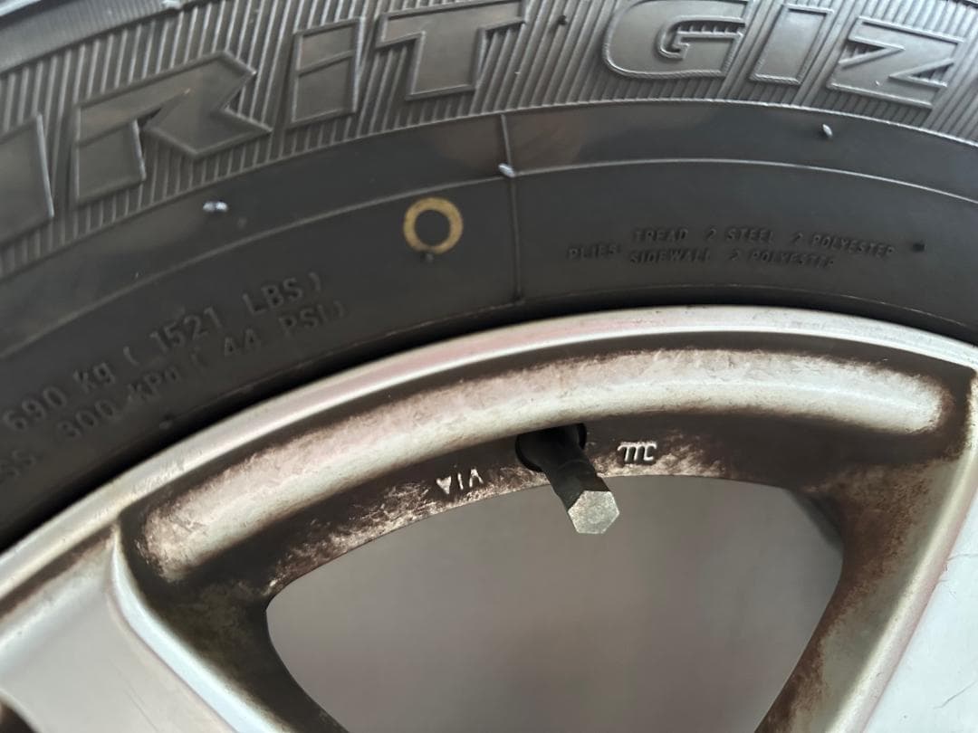【超美品】215/60R16_95_スッドレスタイヤ 16インチ ホイールセット