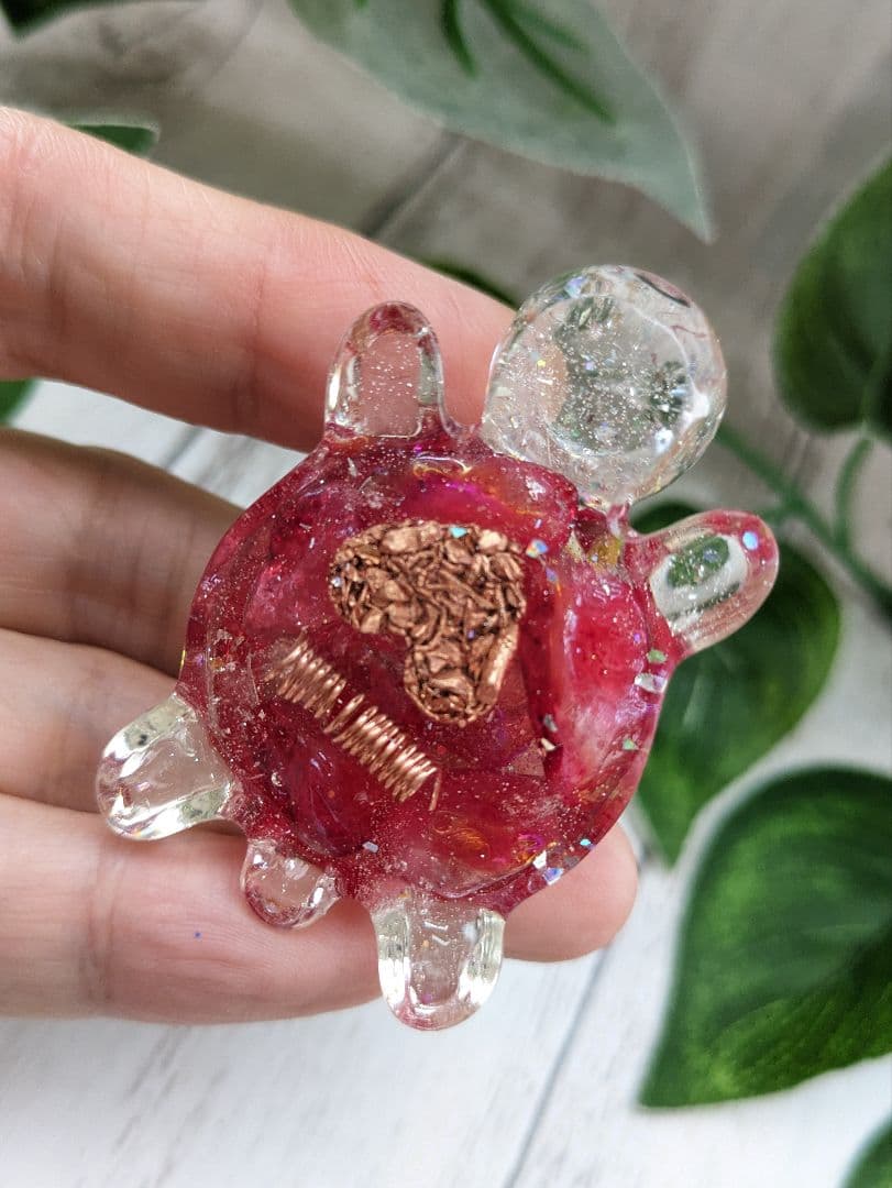 【つる927】レッドオーラクォーツのかめちゃん形オルゴナイト☆他３点