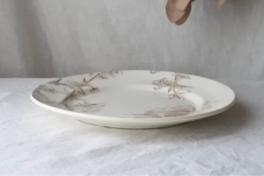 淡く優しいサクラの景色　クレイユモントロー　プレート　フランスアンティーク