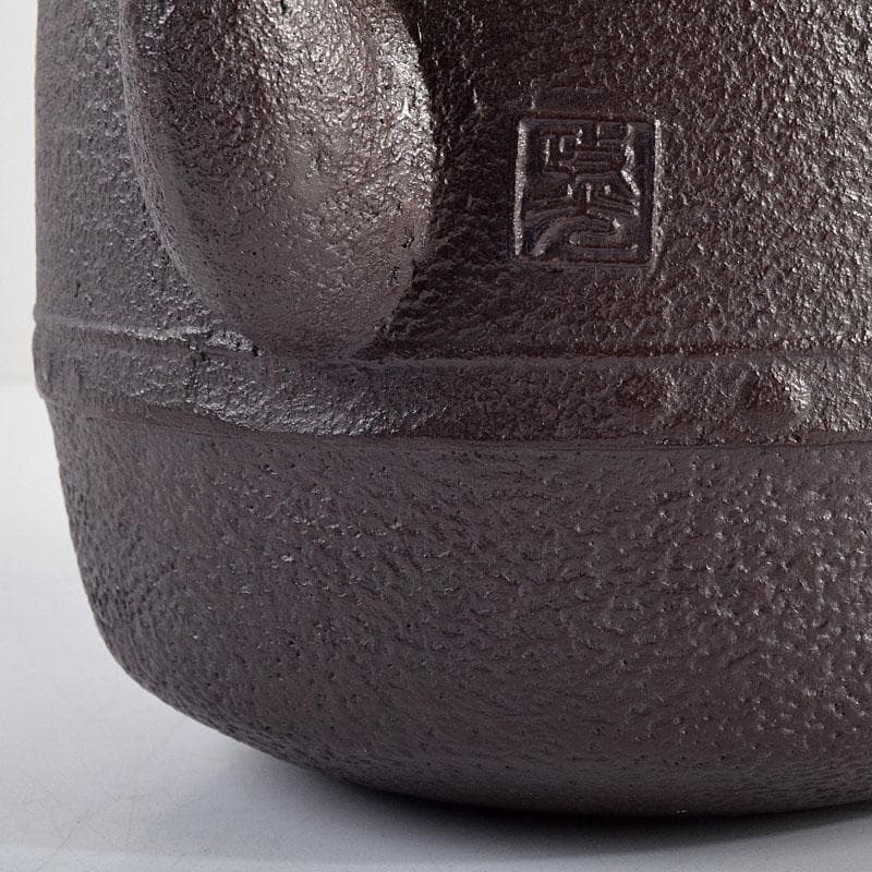 釜師　菊地政光作　万代屋　斑紫銅蓋　鋲打文　鉄瓶　鉄釜　共箱　D　R9420B