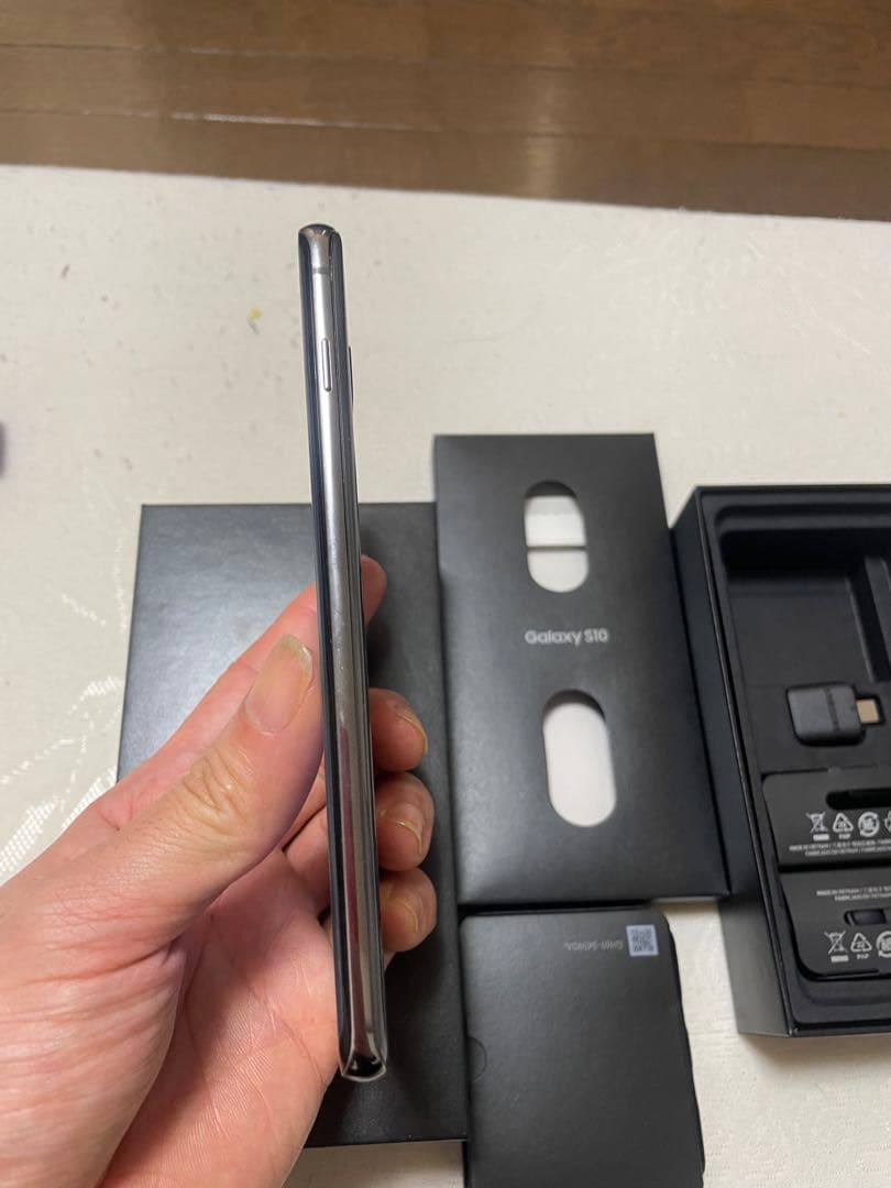 Samsung Galaxy S10 docomo 本体 sim フリー