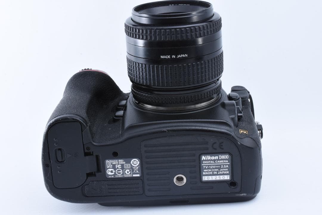 Nikon D800 ボディ + MB-D12 グリップ セット おまけレンズ付