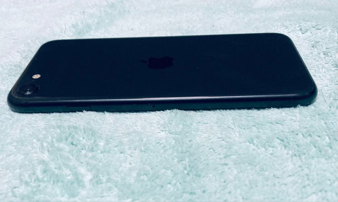 即購入OK【中古】iPhoneSE2 128GBSIMフリー　バッテリー100%