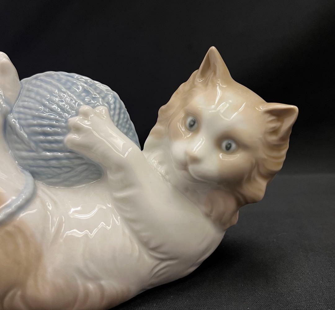 コ*ウ様 NAO LLADRO リヤドロ「毛糸玉で遊ぶ猫」ネコ フィギュリン ナ