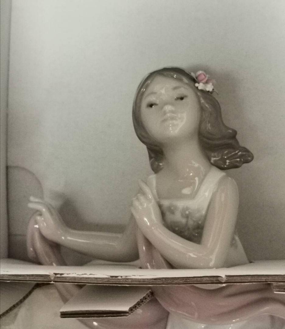 リヤドロ LLADRO 穏やかな風 01008585 人形 置物 置き物