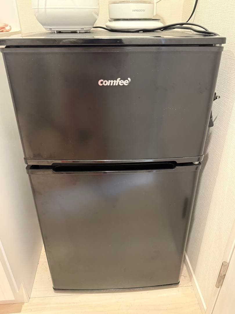 (7月25日廃棄)コンフィー(COMFEE’) 冷蔵庫 90L 2ドア 右開き