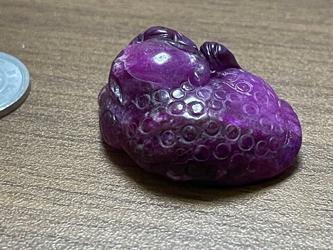 超レア　スギライト　石　半透明　手彫り　神話の生き物