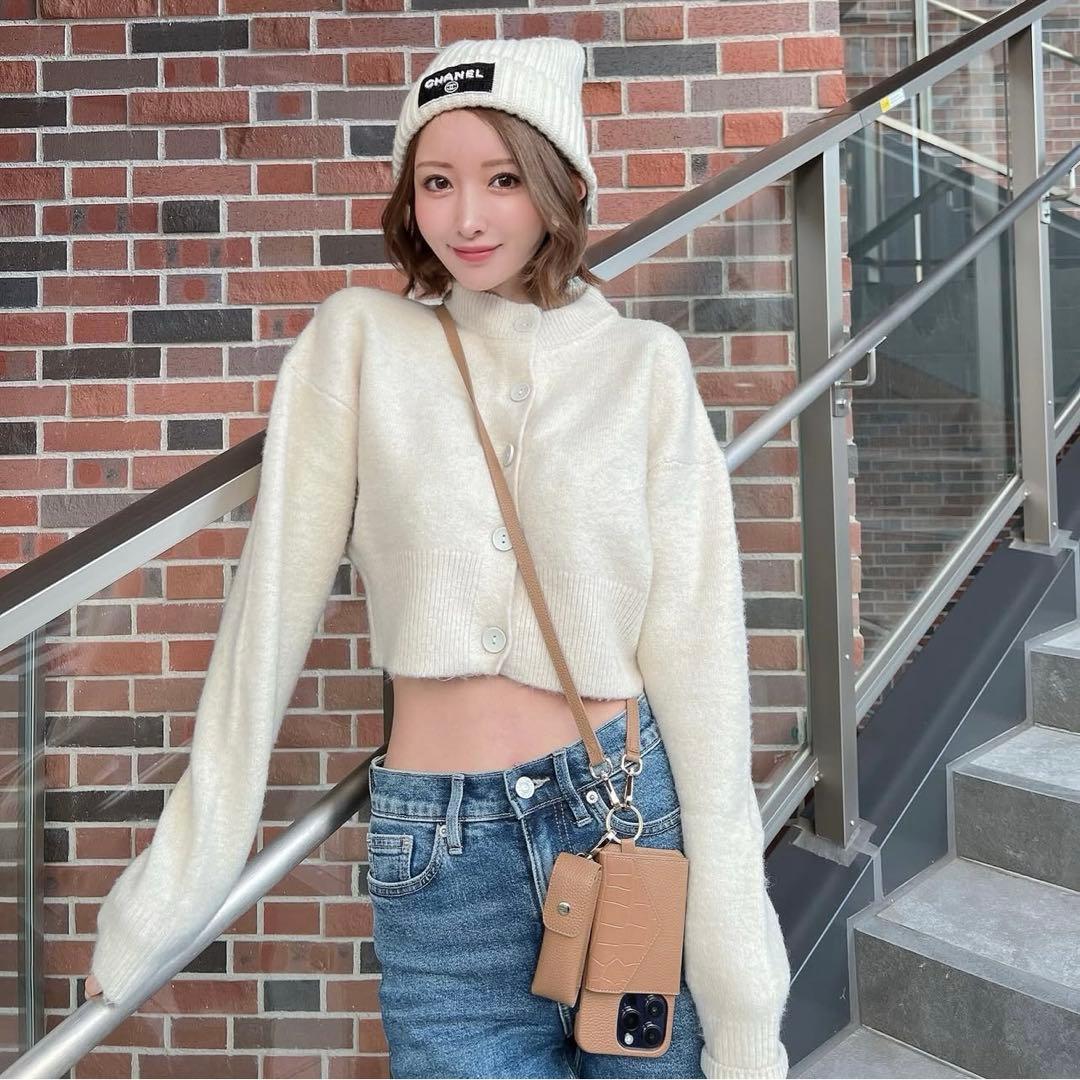 新品　大野詩織　しいちゃん　iPhone　16 Plus スマホ　ボナベンチュラ