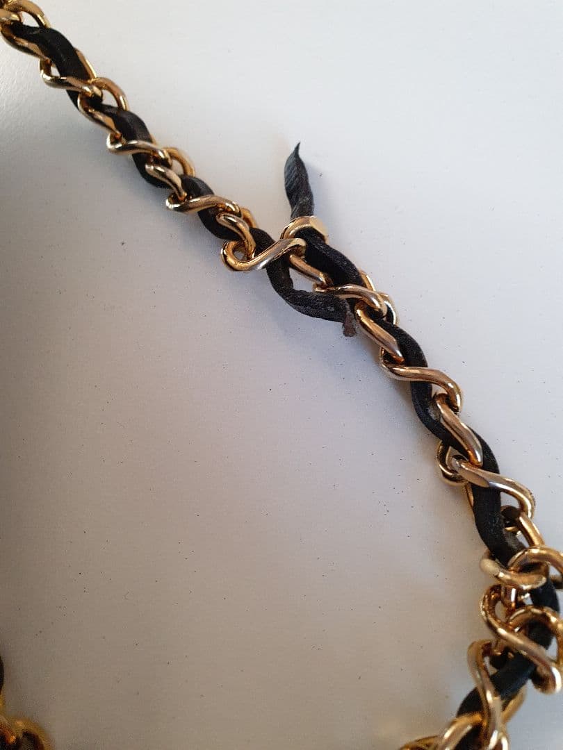 シャネル レザー ショルダーバッグ