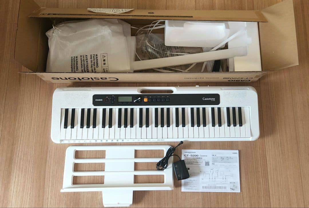 新品【25年購入】カシオ CT-S200 ホワイト 電子ピアノ　キーボード