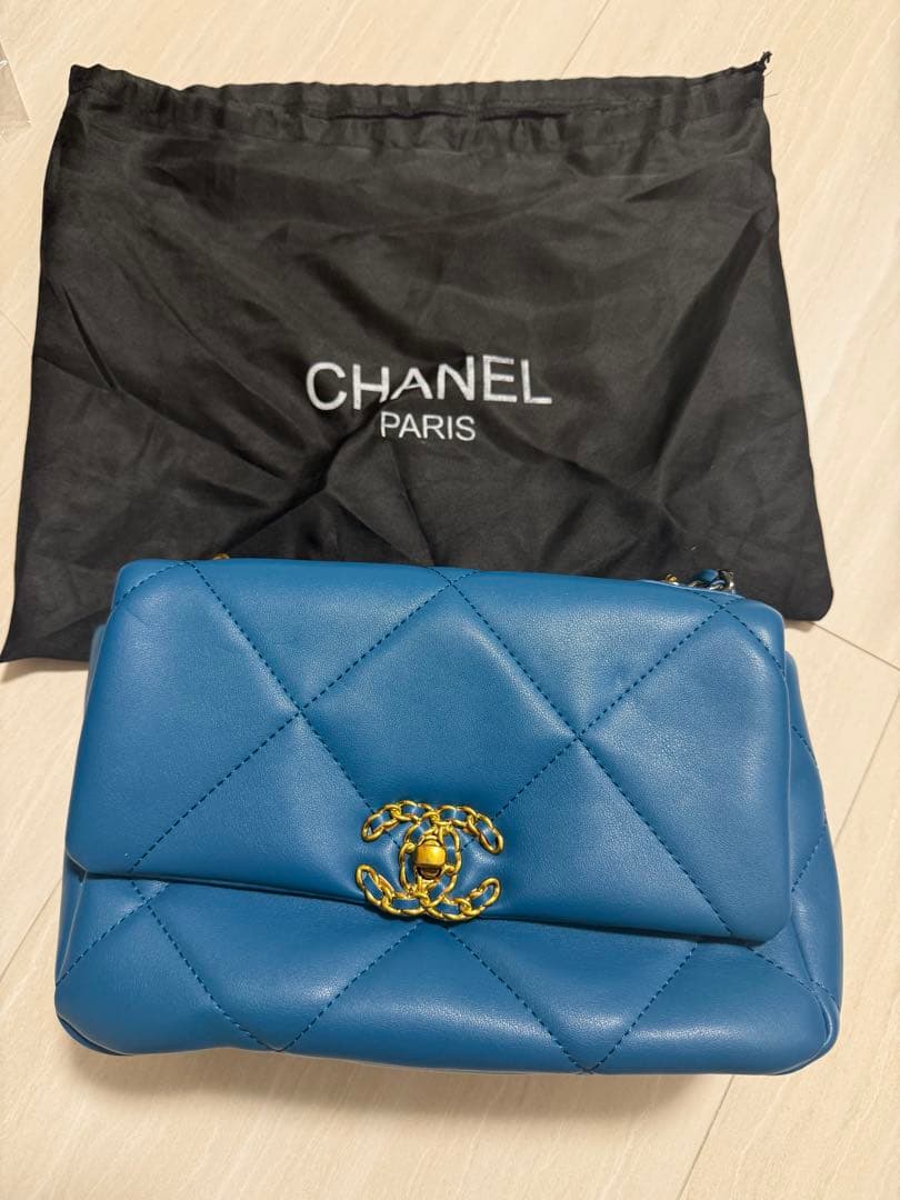 CHANEL ブルー チェーンバッグ
