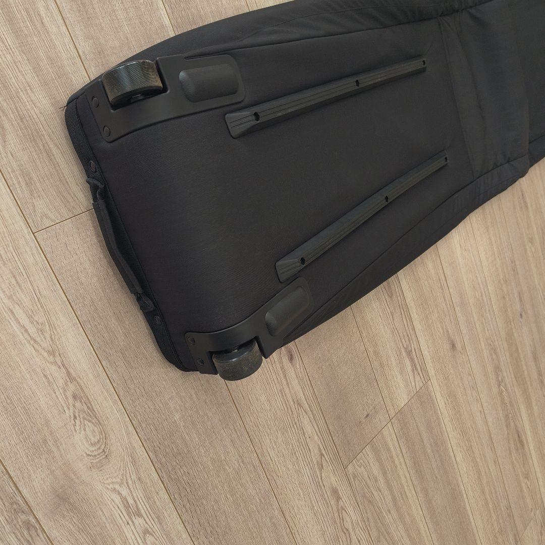 新品■LINEライン■スキーバッグ　ローラー付き