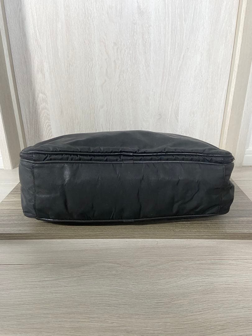 PRADA ビジネスバッグ　三角ロゴプレート　ナイロン　レザー　ブラック