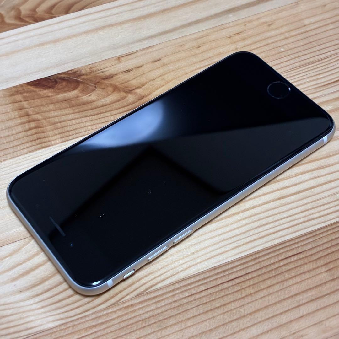 s*a様 バッテリー新品　iPhoneSE第3世代64GB SIMフリー　美品