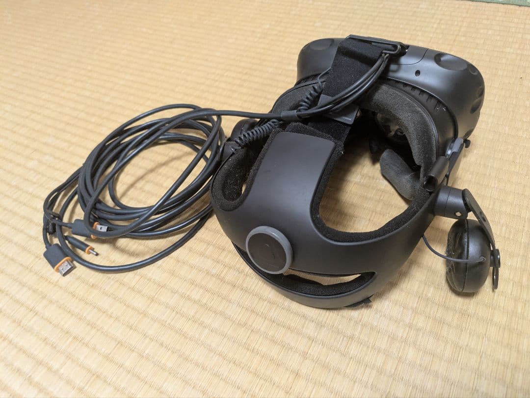 HTCVIVE VRヘッドセット デラックスオーディオストラップ付き