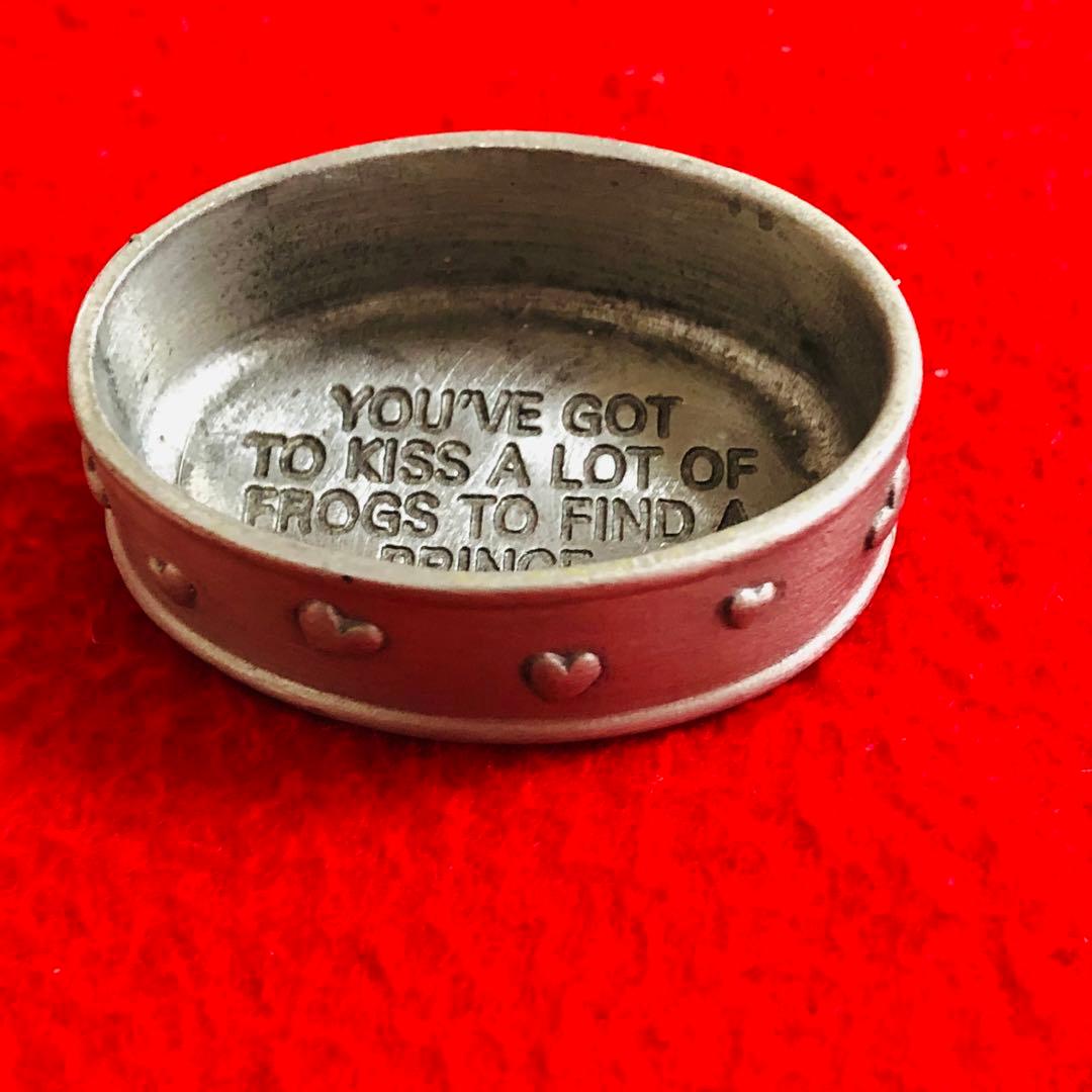 プリンセスと魔法のキス　カエル　小物入れ　ピューター【希少・レア】