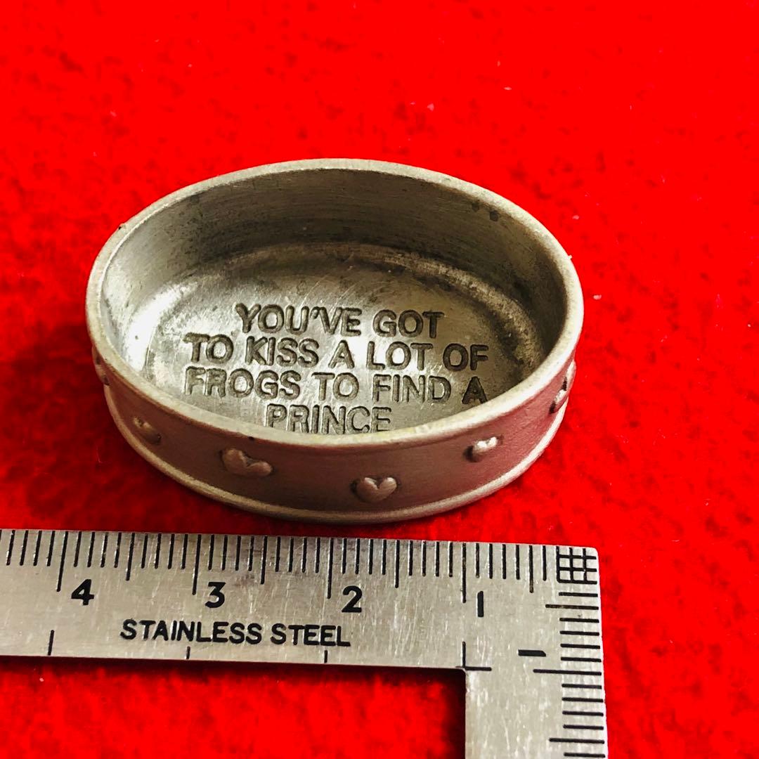 プリンセスと魔法のキス　カエル　小物入れ　ピューター【希少・レア】