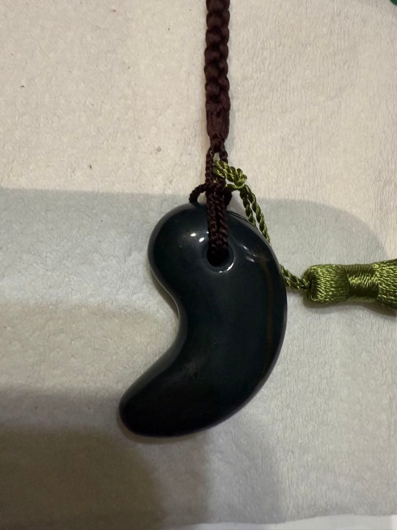 出雲石‼️碧玉‼️青石‼️勾玉‼️特大サイズ41、5mm‼️送料無料‼️破格出品‼️鑑定書付