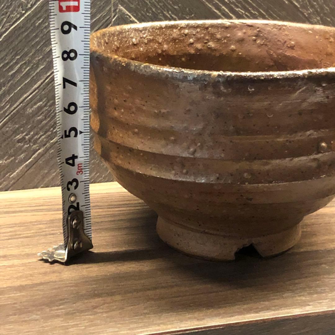 究極の美◾️蔵から焦茶色のつぶつぶした美しい雰囲気の抹茶茶碗が出て来ました。