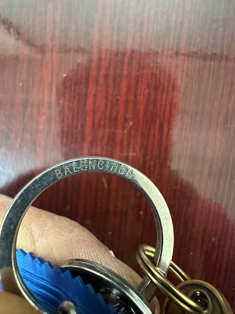 BALENCIAGA キーリング ロゴ入り　新品同様