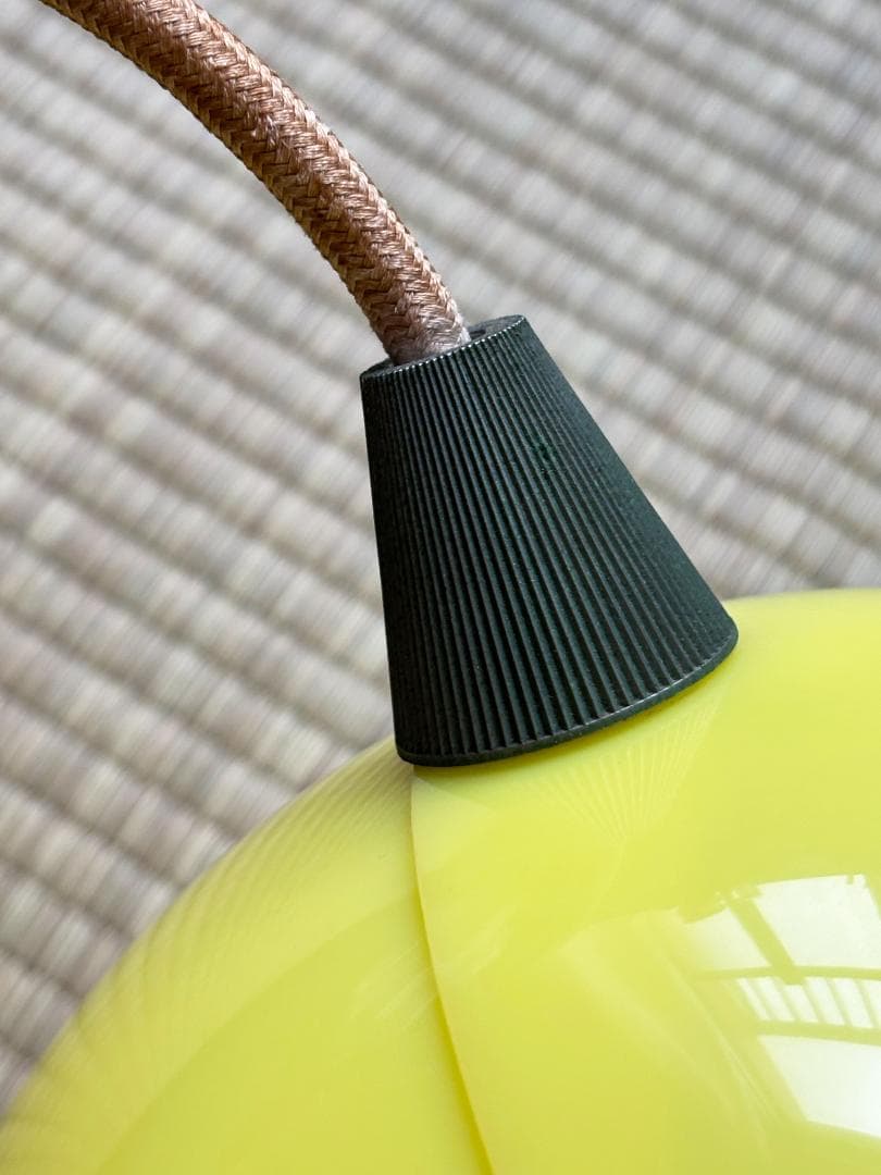 昭和レトロ　吊り下げ照明　黄色チューリップ型ペンダントライト