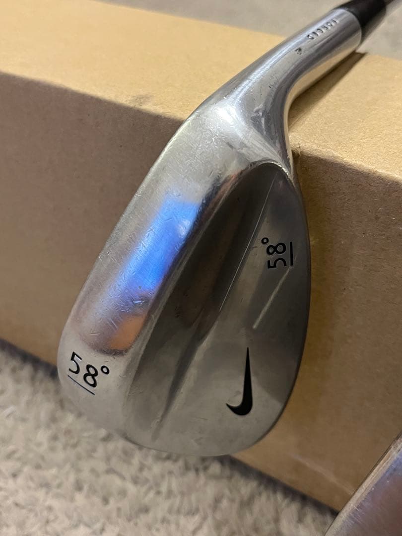 ナイキ【サスクワッチ】アイアンセット7本　ウェッジ付き