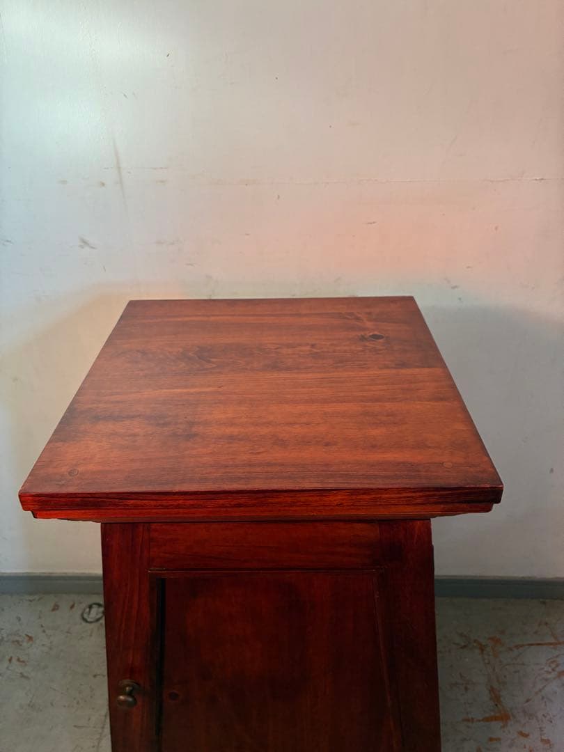 イギリス製　Pier One ヴィンテージキャビネット　オーク材