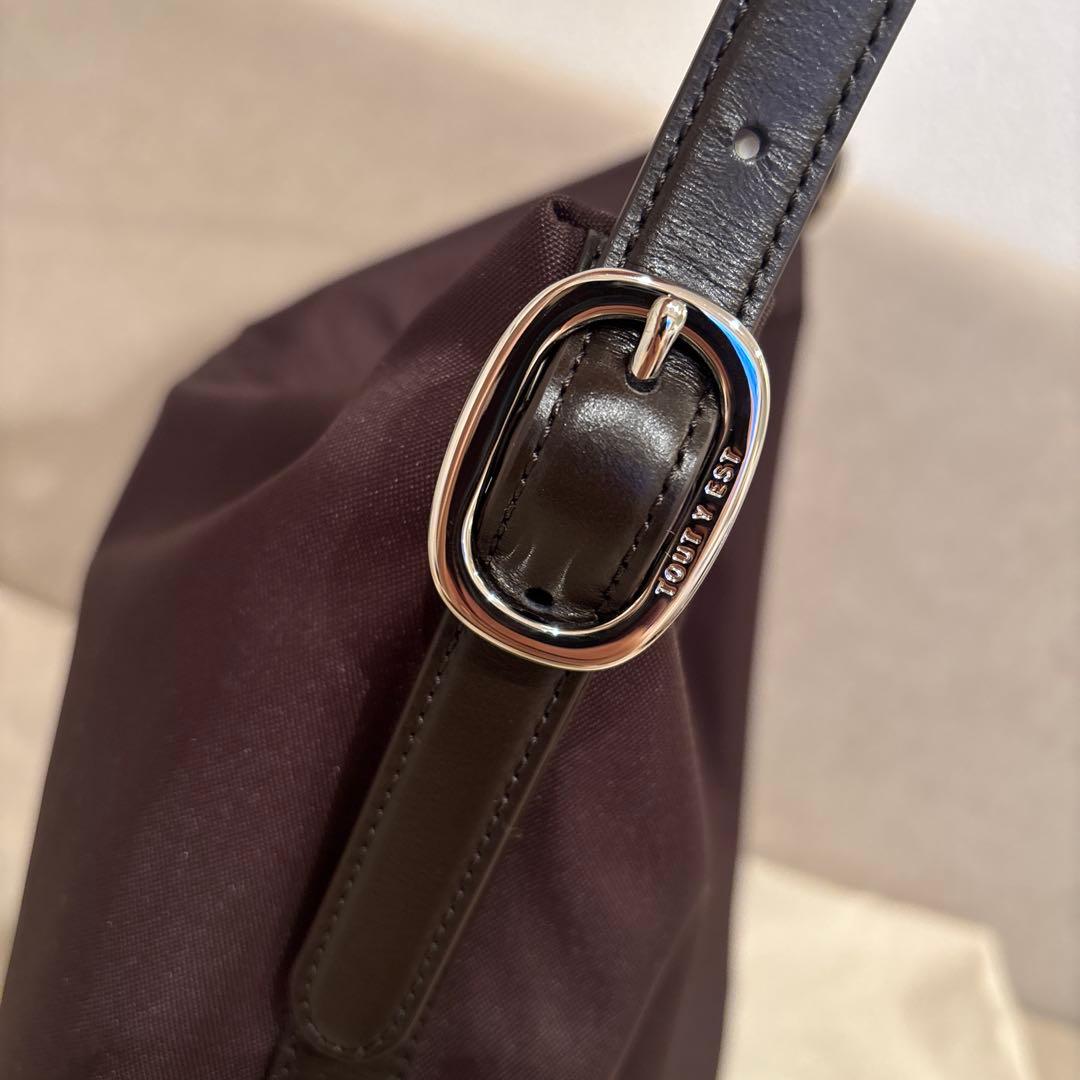 TOUT Y EST SAC CANOT TOILE ショルダーバッグ ブラウン