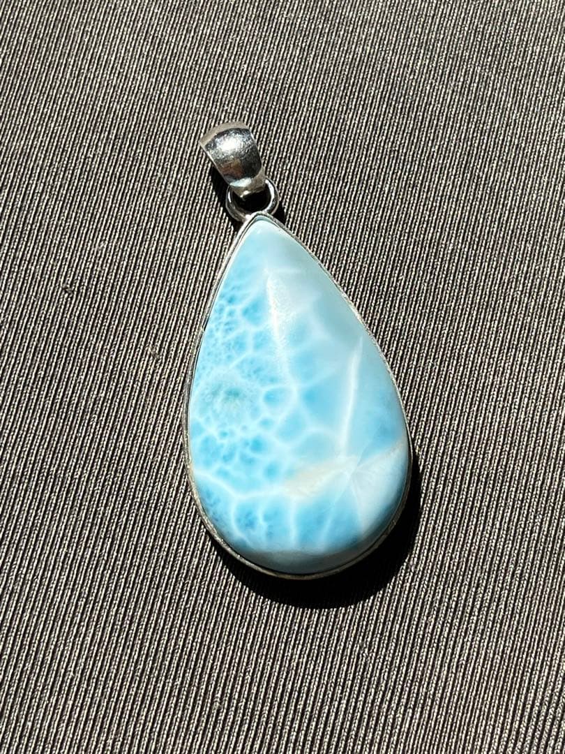 天然石ラリマー☆高品質！しずく型ペンダントトップワク付き☆ブルー＆模様が美しい！