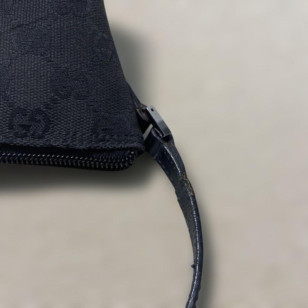 【人気品】グッチGUCCI黒 GG柄アクセサリーポーチ ワンショルダーバッグ