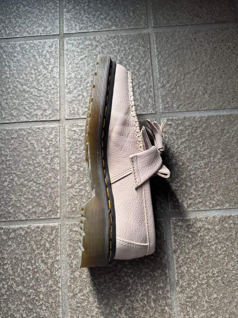 Dr.Martens ローファー Adrian(ベージュ)