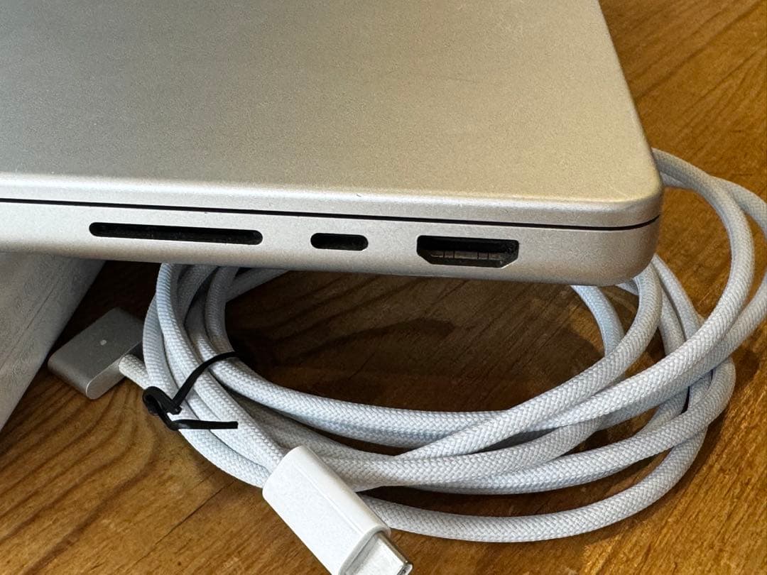 はなApple MacBook Pro 14インチ M1 Pro 32GB