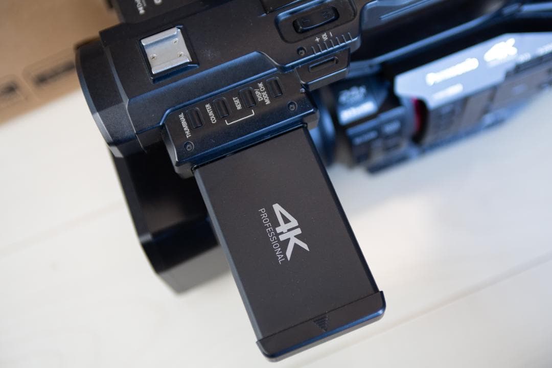 Panasonic HC-X20-K 業務用ビデオカメラ 通電時間38h