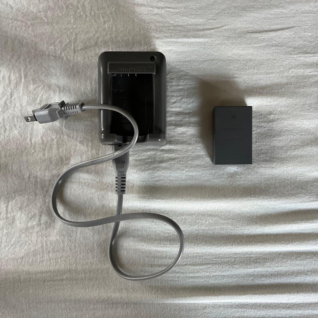 OLYMPUS OM-D E-M10 Mark III + 17mmレンズセット