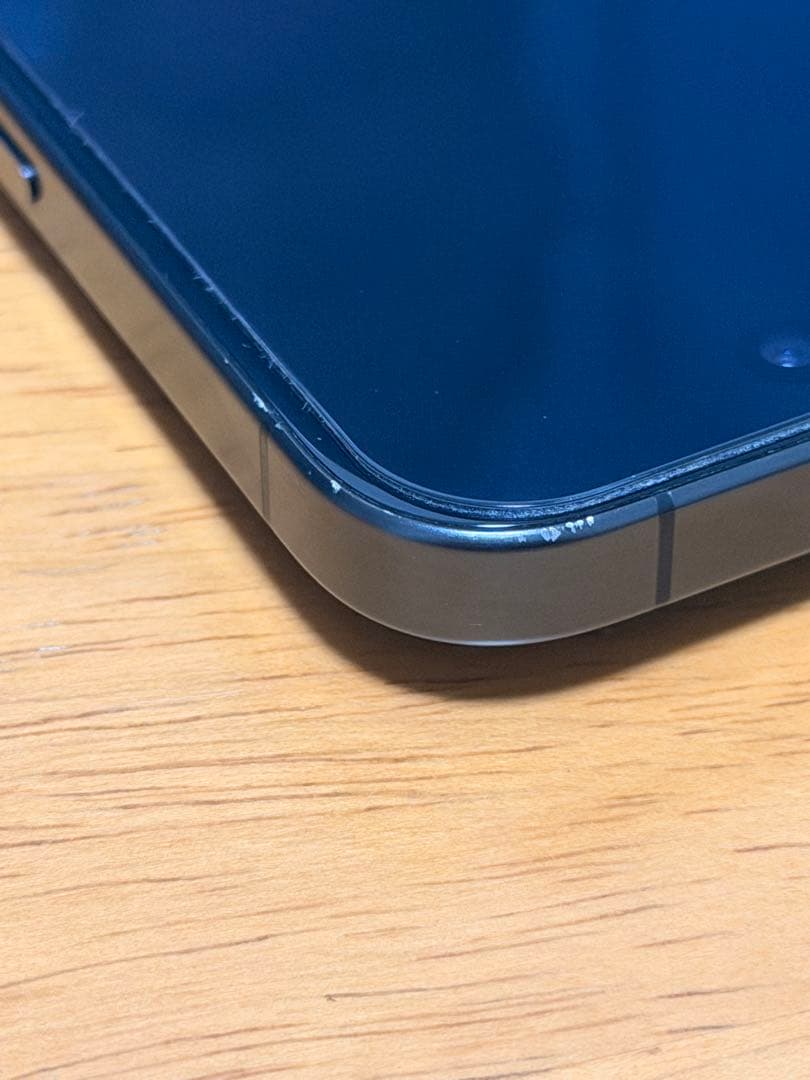 【訳あり】iPhone 15 Pro 128GB ブラックチタニウム 動作良好