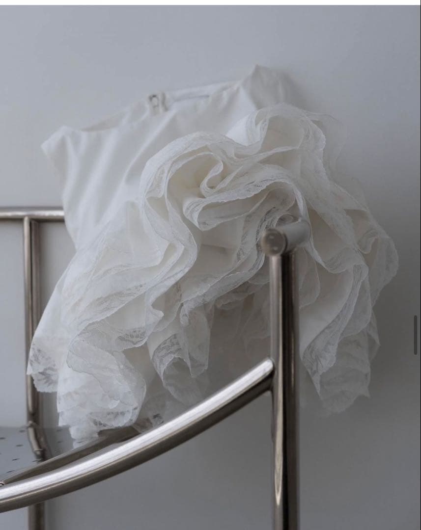 bibiy フリルトップス