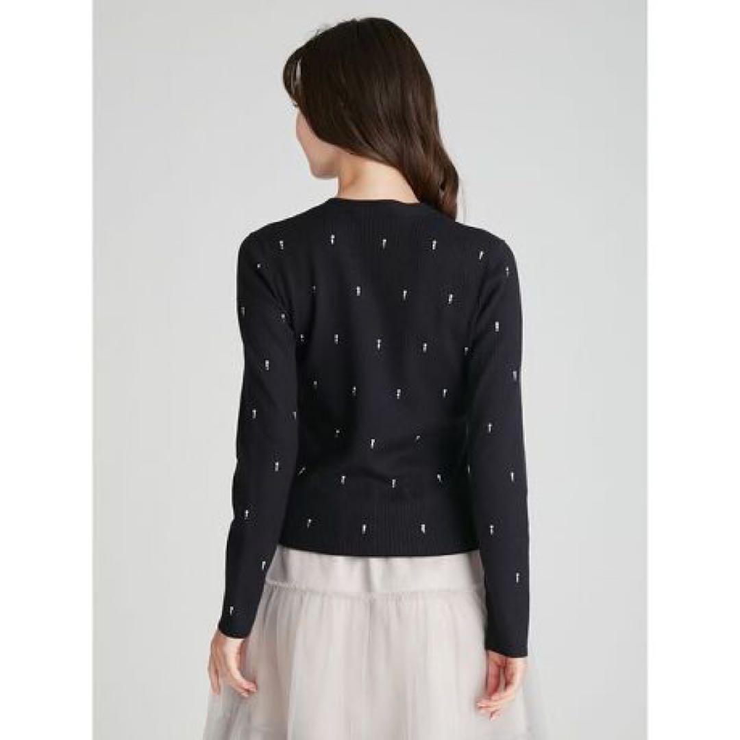 【美品】シャイニーVネックニットカーデ　CELFORD(新作) ホワイト